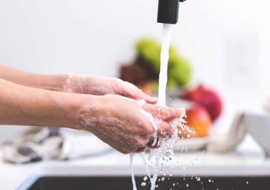 耳朵总是痒痒是身体哪里出问题了,耳朵经常痒得很是什么原因