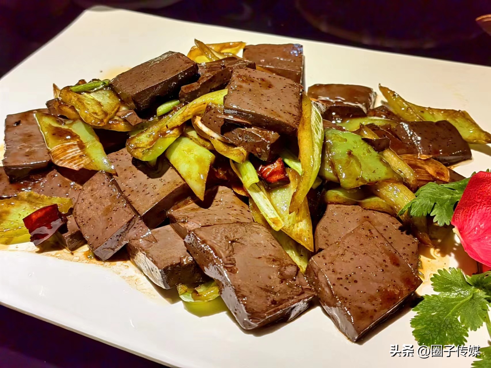 鲜香的舌尖诱惑,从经典延至创新,【震旦海鲜烧烤酒店】