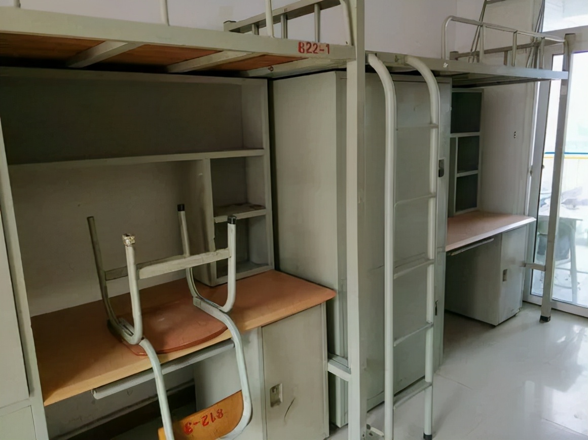 大学宿舍是四人间的宿舍有哪些,哪个大学宿舍四人间最好