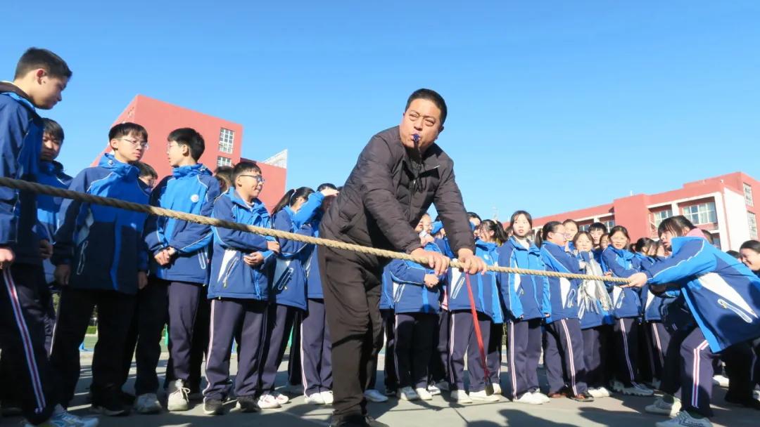 「济渎路学校」一绳一条心奋力不言弃——冬季拔河班级对抗赛
