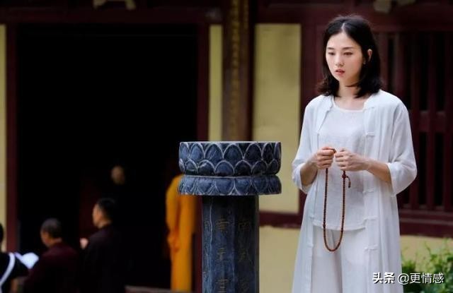 分手一年了还放不下他该怎么办,分手了还是放不下很想他该怎么办