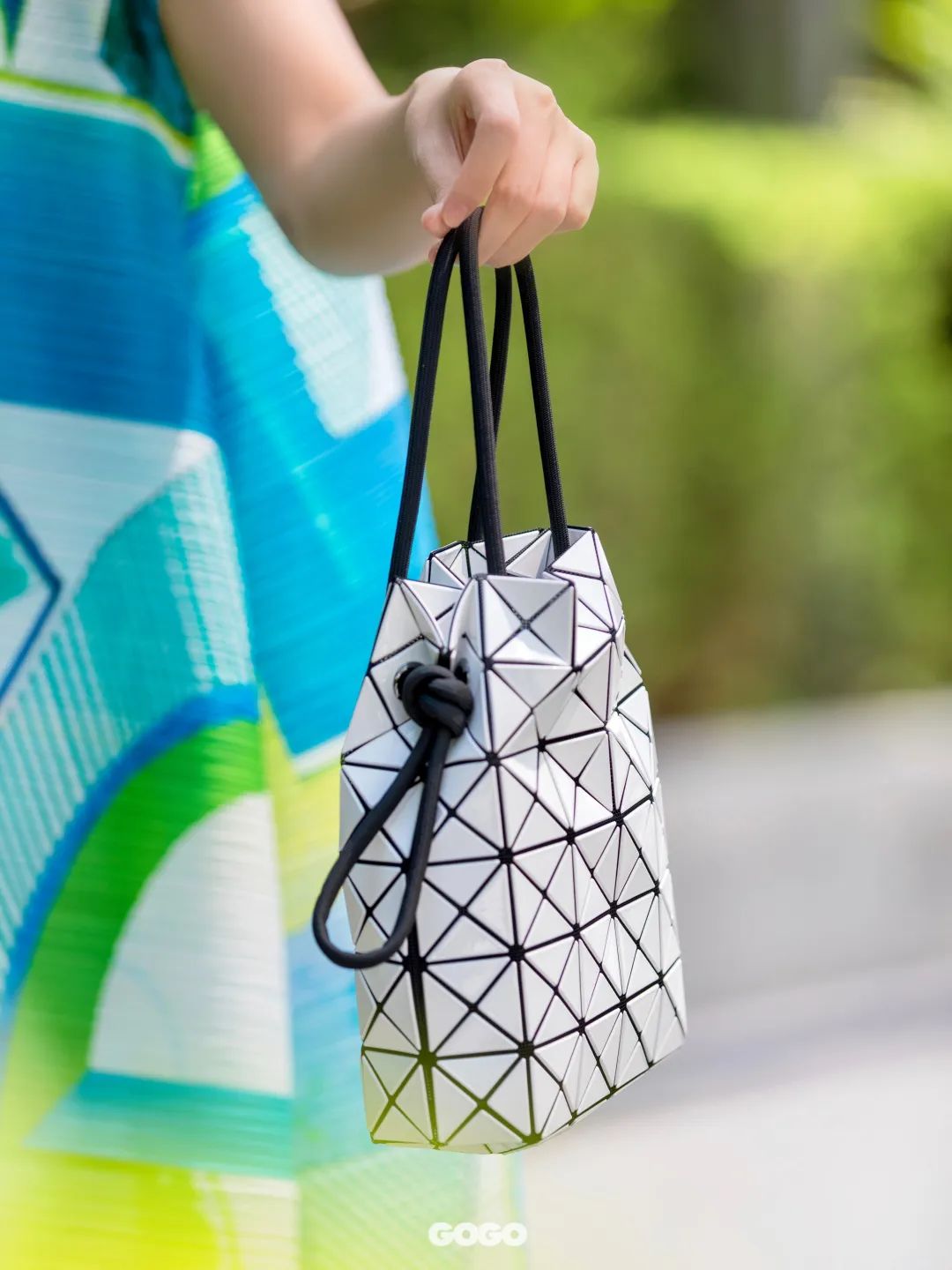 三宅一生限定系列上线！点亮夏日缤纷色彩