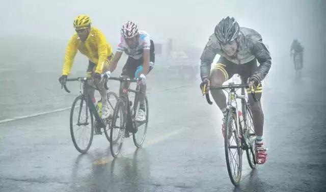 雨天骑车该注意哪些,雨天骑行攻略