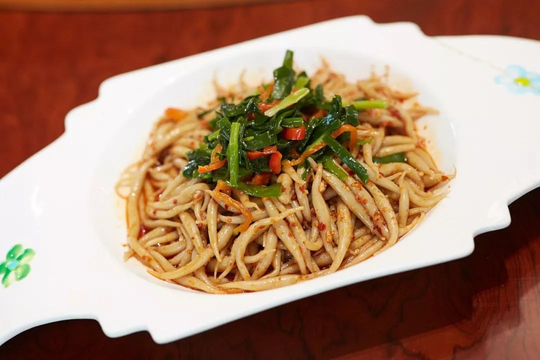 吃到嗓子眼的牛肉面,吃到嗓子眼的榴莲自助