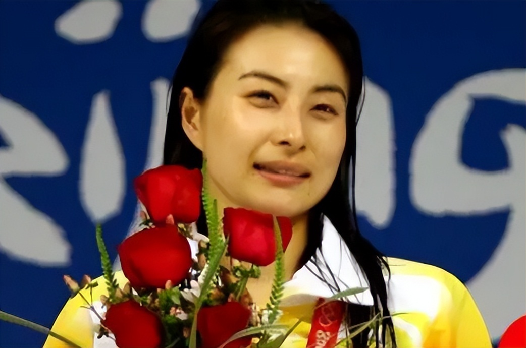 “绝不带货”郭晶晶翻车！带货婴儿棉袜卖399，网友：9.9包邮