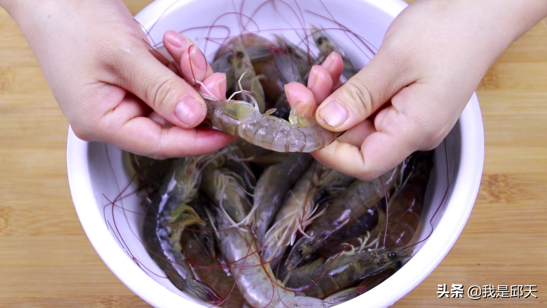 虾仁西兰花怎么剥虾壳,剥虾仁的小技巧短视频