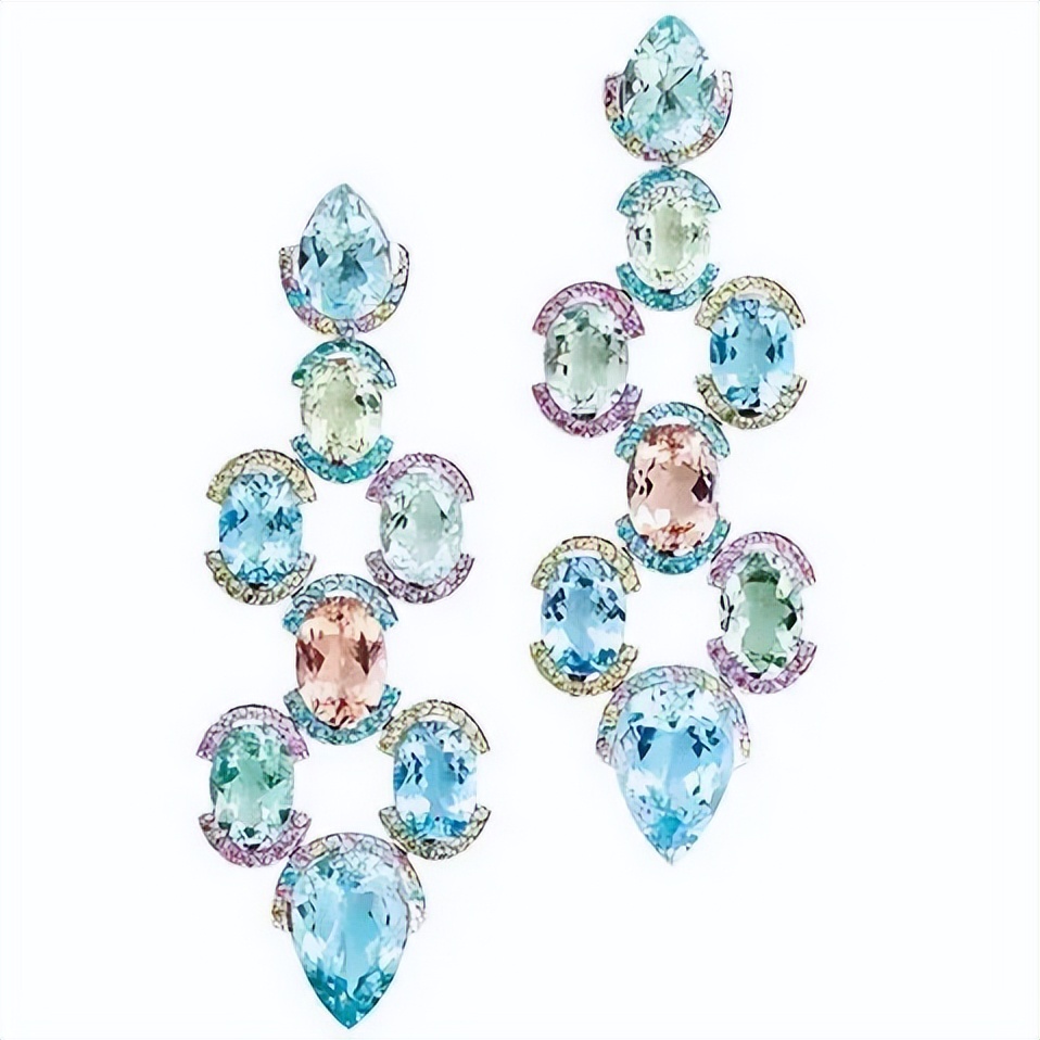 圣玛利亚蓝寓意,圣灵蓝与圣玛利亚蓝的区别