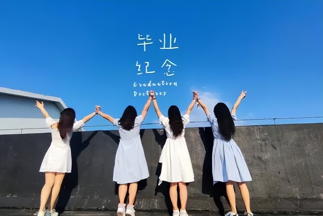 张雪峰怎么看待大学生就业呢,张雪峰学得那么好为什么要换专业