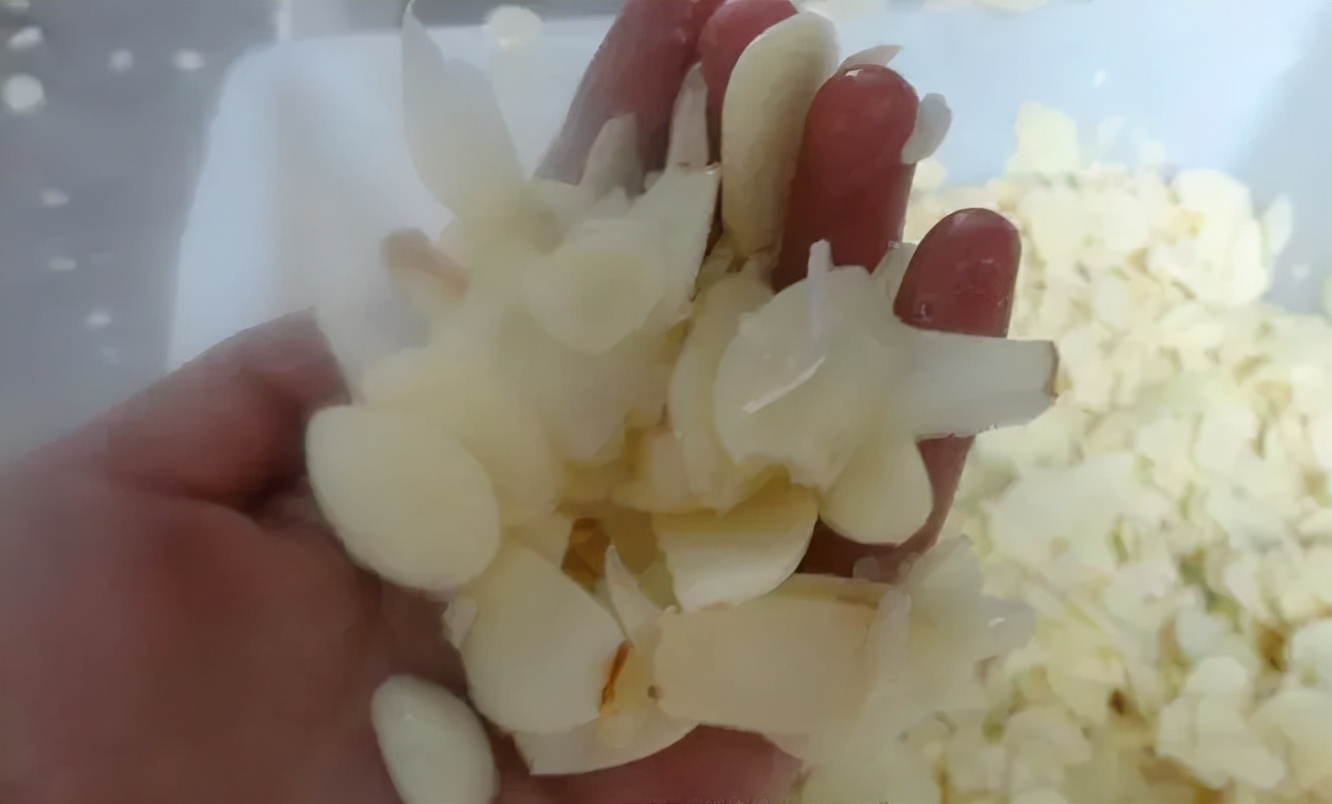 大蒜不是随便吃的,大蒜不是随便吃的赶紧告诉家里人