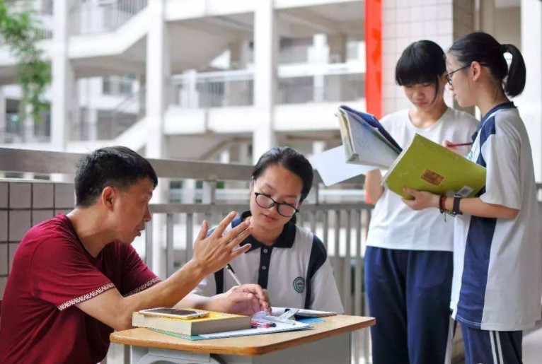 怎样背书高效率而且还背得很牢固,背书快速记忆技巧知识点