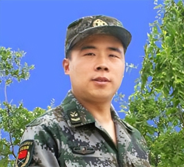 众诗人品读许庆胜《诗坛胡松夏现象解剖》专著诗•50首