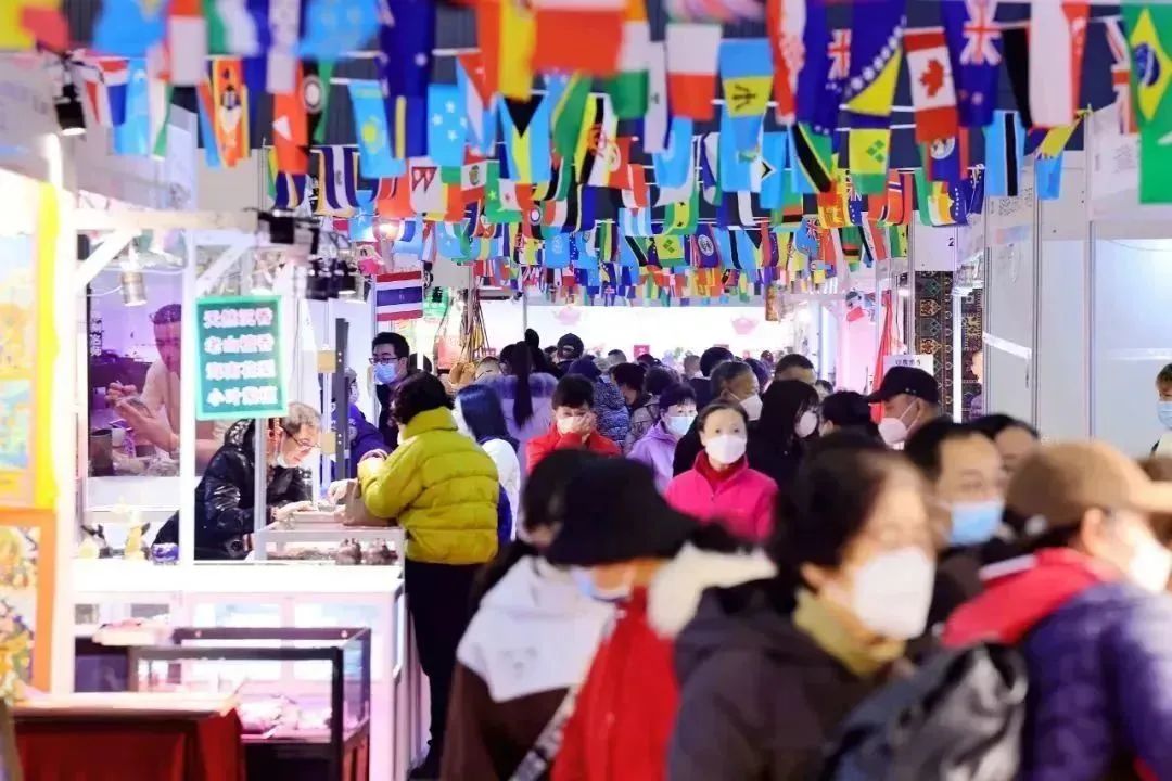 亚蓉欧国家馆春节营业吗,青白江亚蓉欧国家馆直播