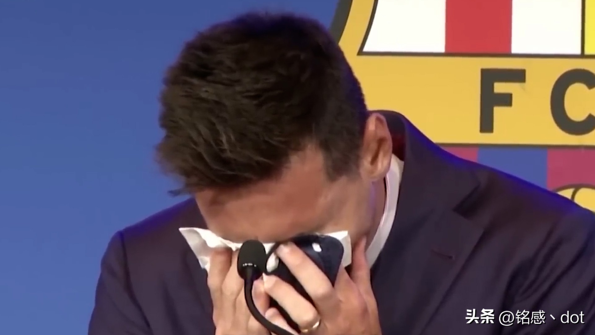 足球星坛巨星梅西的背后故事,球王梅西的传奇足球之路