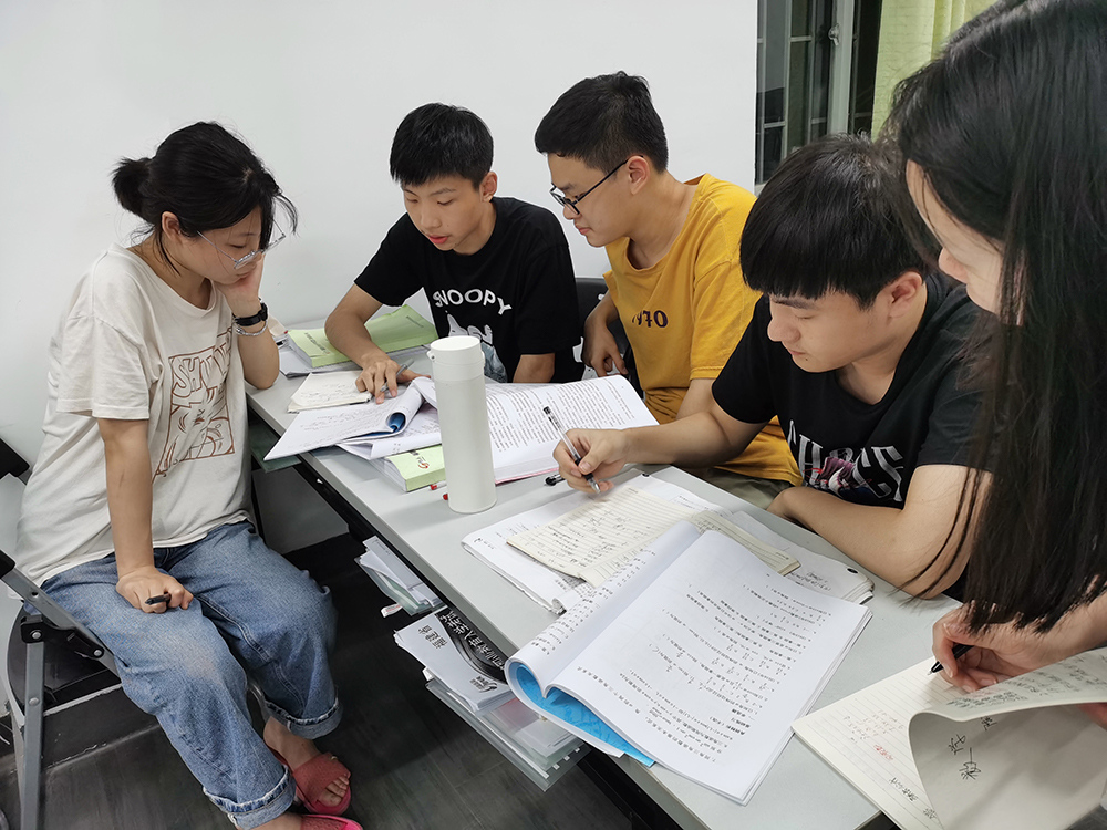 孩子厌学沉迷手机叛逆怎么办,高一孩子沉迷手机厌学