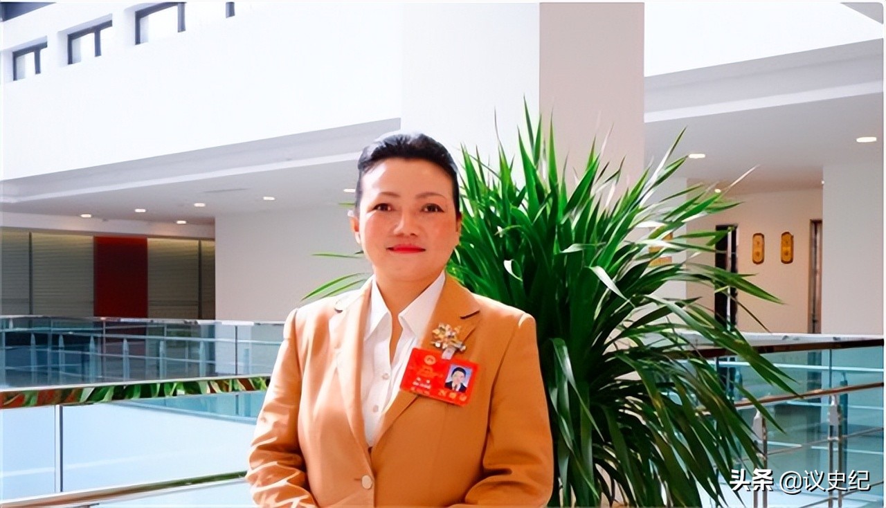 贵州女子一片叶子卖7000,贵州女子用树叶挣大钱