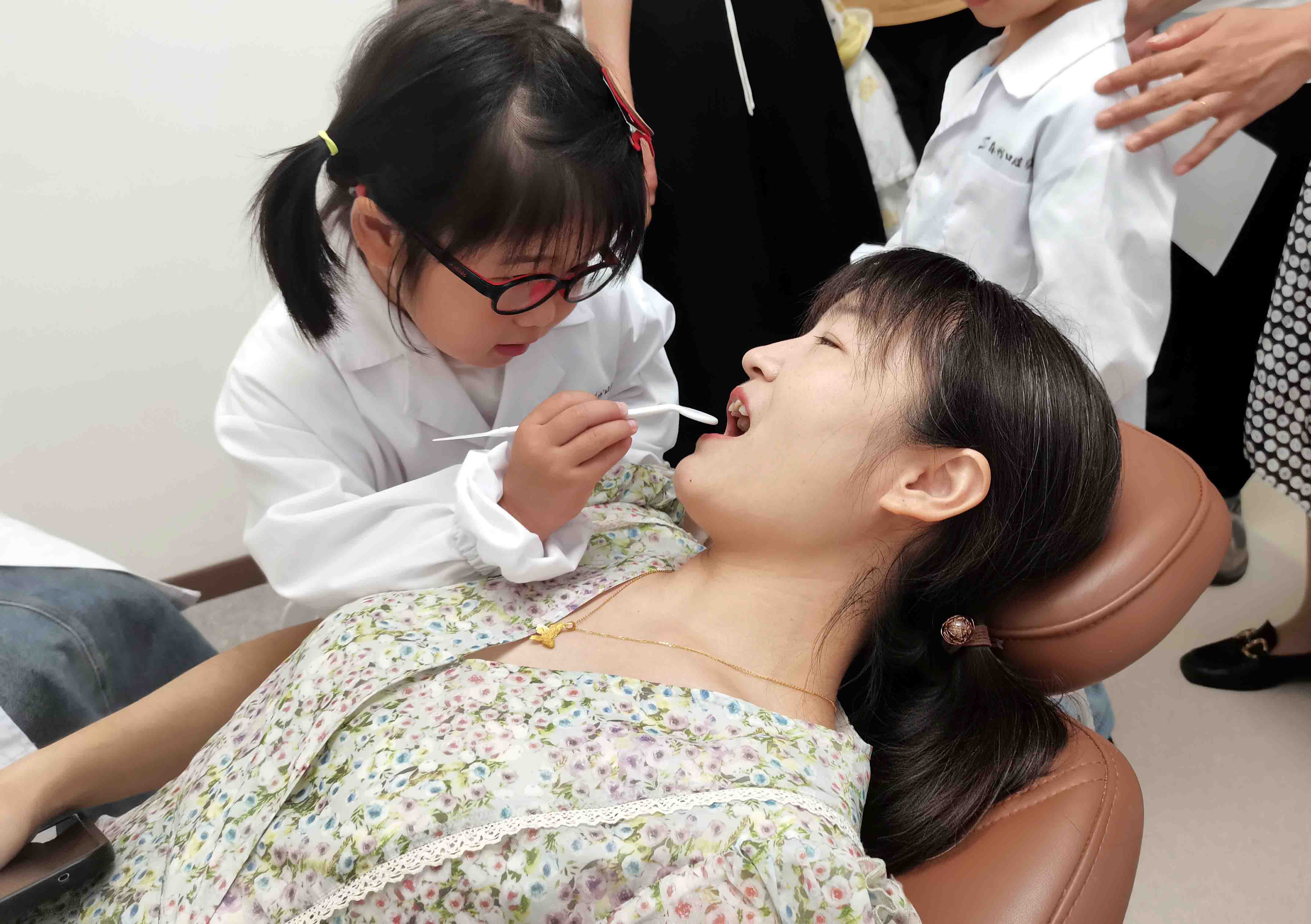 苏州：小牙医“上岗”了！