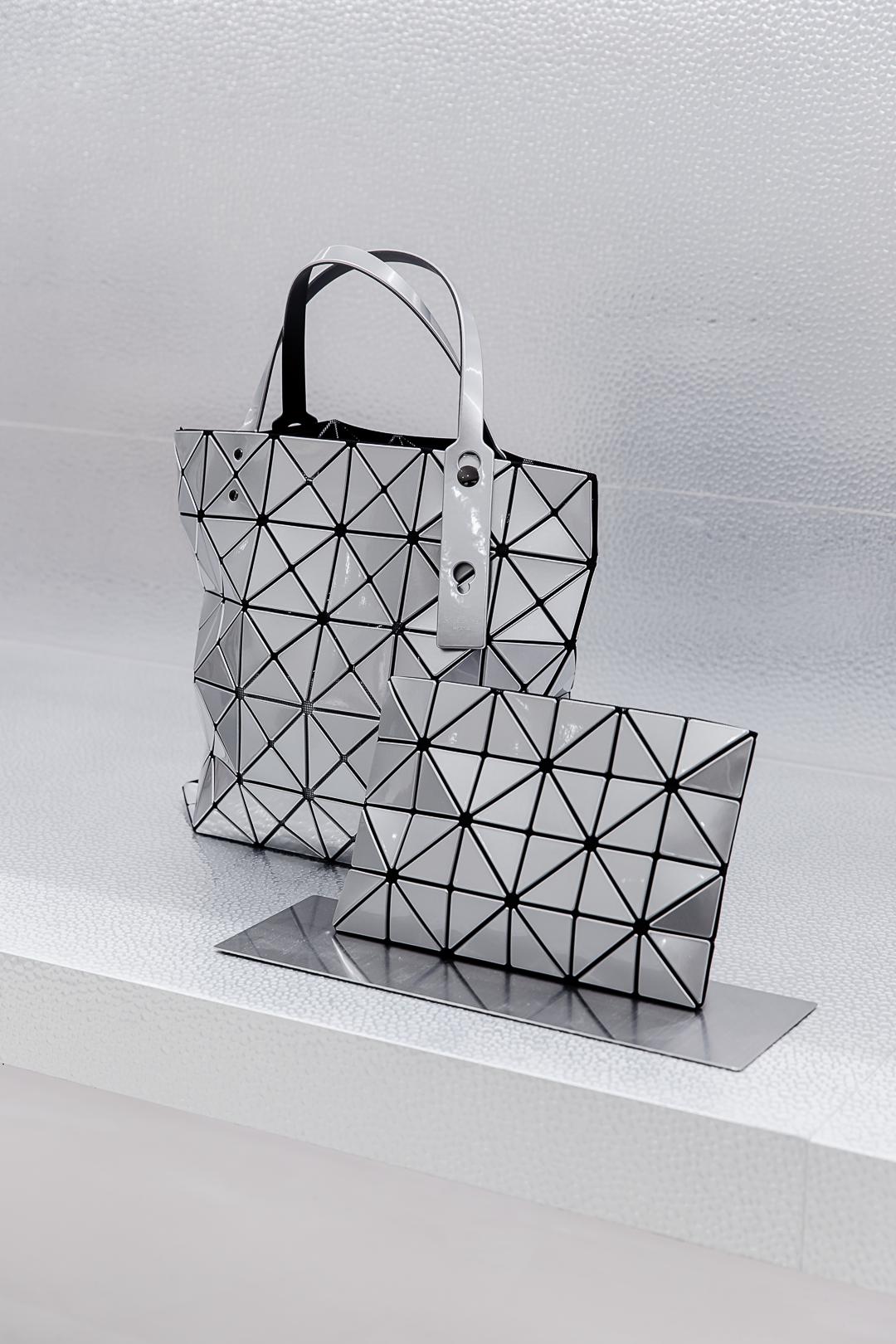 三宅一生包包香港店地址,广州有三宅一生包专柜吗