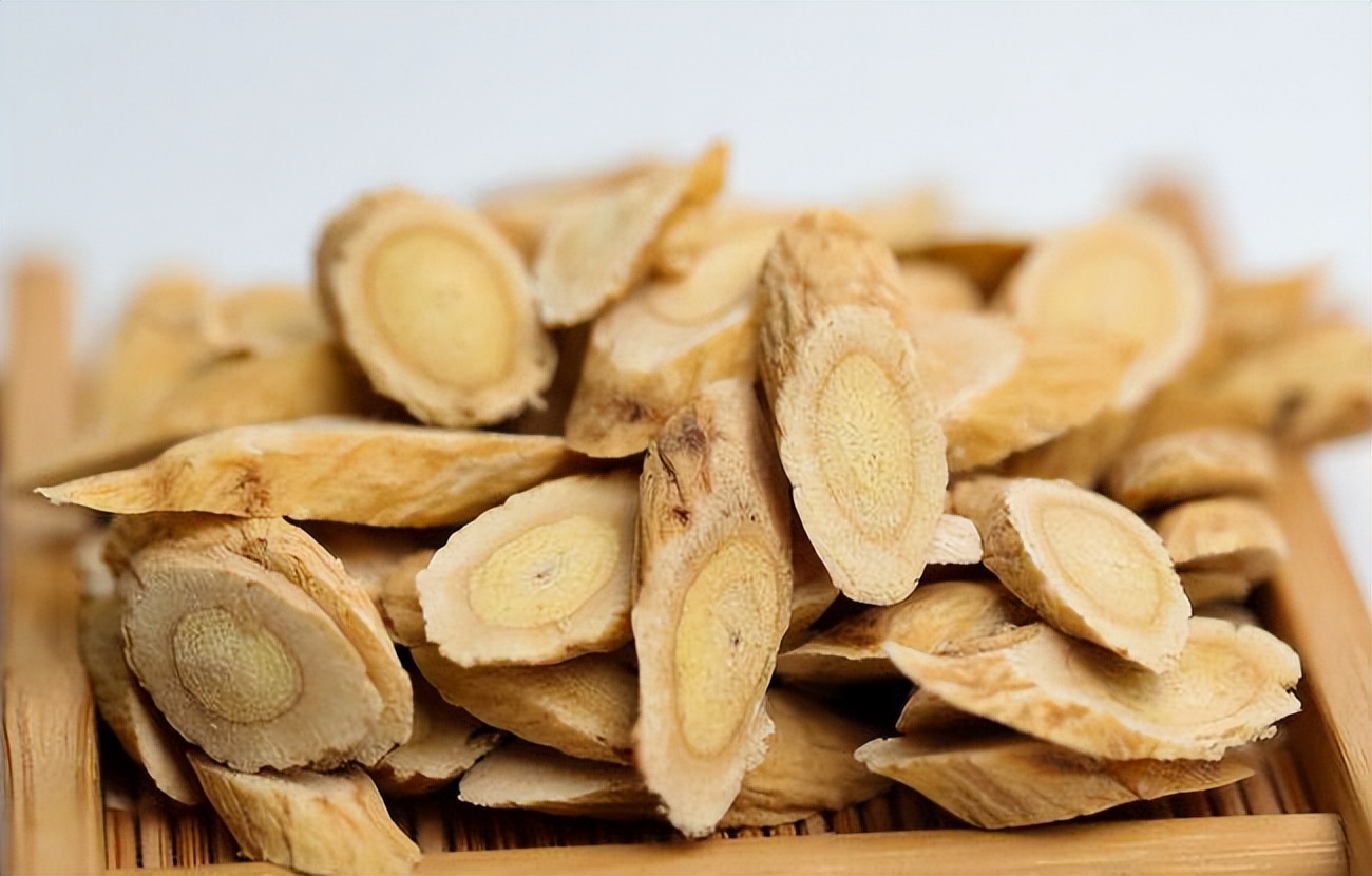 金银花和什么搭配对肝脏好呢,金银花泡茶喝对肝脏是否有好处