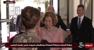 凯特王妃高级造型,凯特王妃穿蓝色格子英伦风