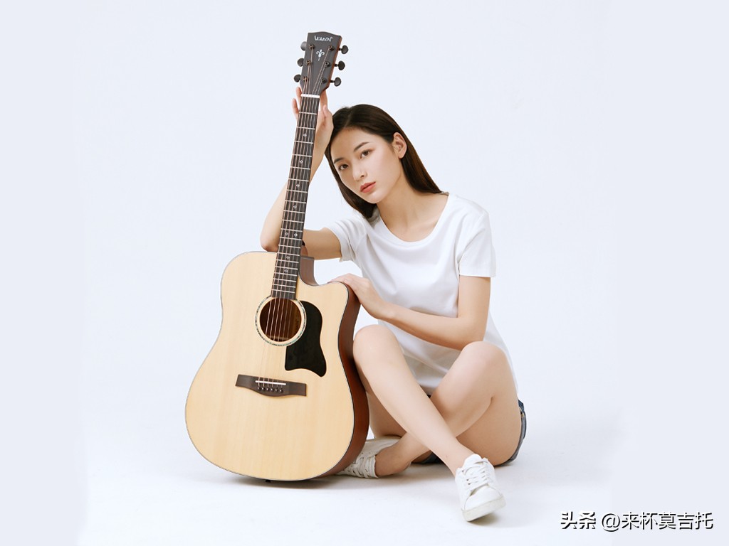 民谣吉他初学者选购吉他价位,超实用的初学者入门吉他选购技巧