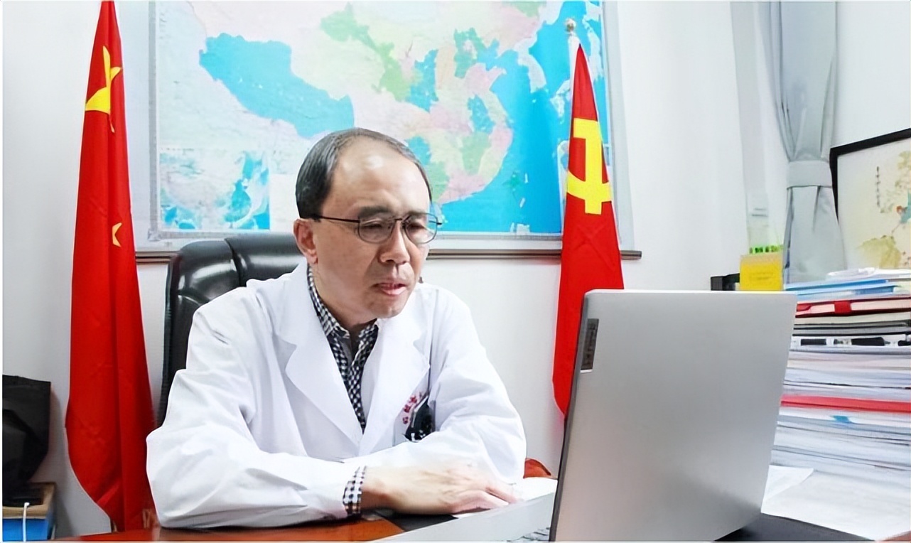 致敬正在抗击疫情的医护人员,致敬在抗击病毒第一线的白衣天使