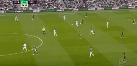 英超哈兰德2球曼城3-1布莱顿,布莱顿vs曼城中哈兰德撞飞后卫