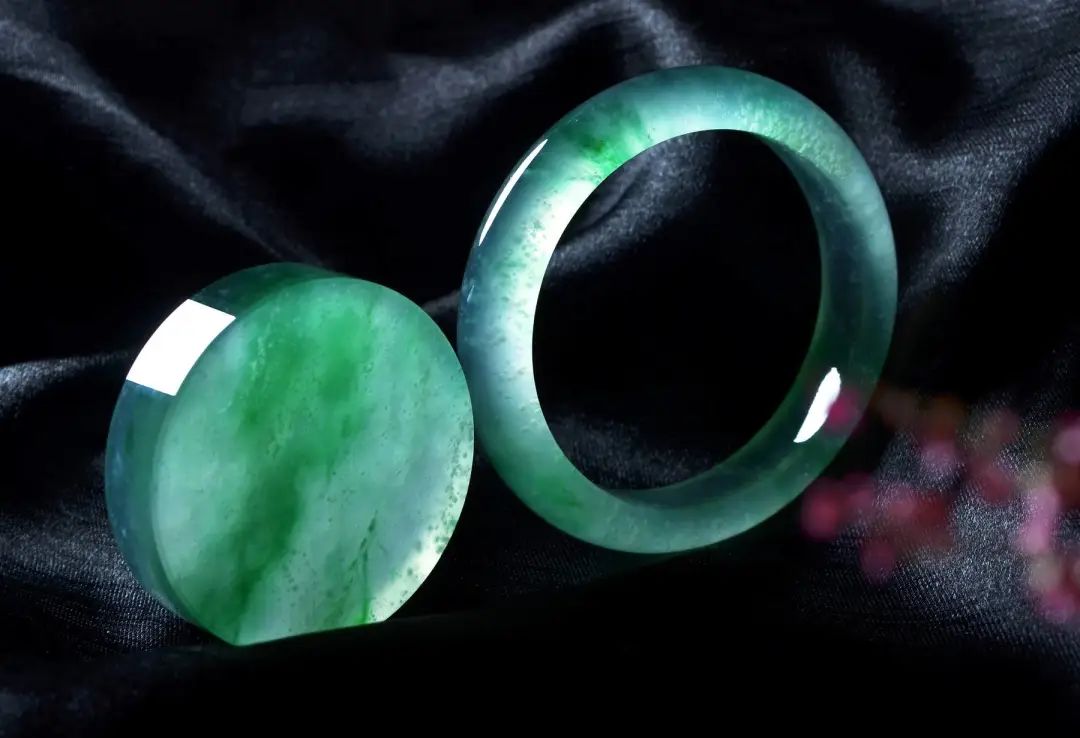 高冰种手镯雕刻,高货冰种浮雕手镯