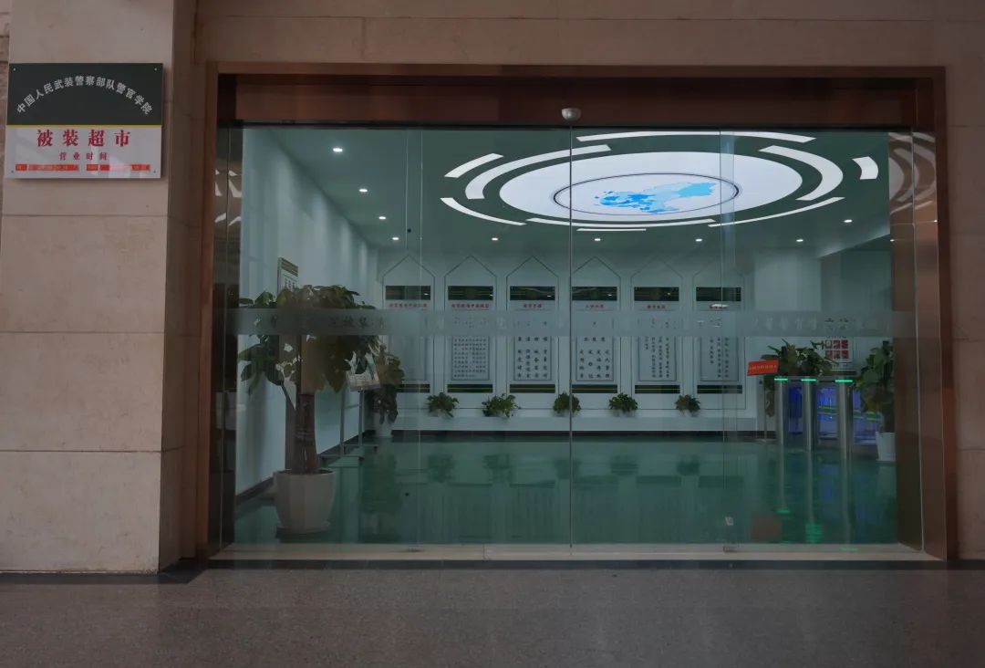 部队被装开箱,部队被装