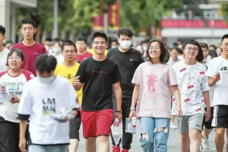 破茧成蝶,破茧成蝶的视频