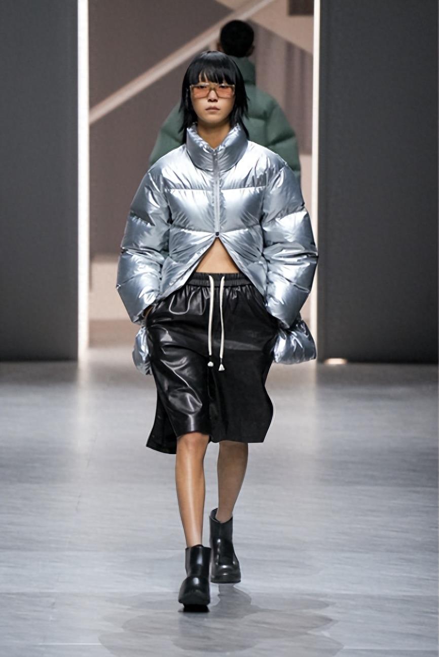 太平鸟绒入新境冬季大秀,太平鸟德绒保暖内衣儿童