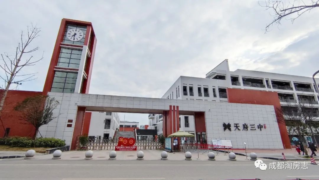 龙湖6000左右的精装修,地下室装修包工包料价格