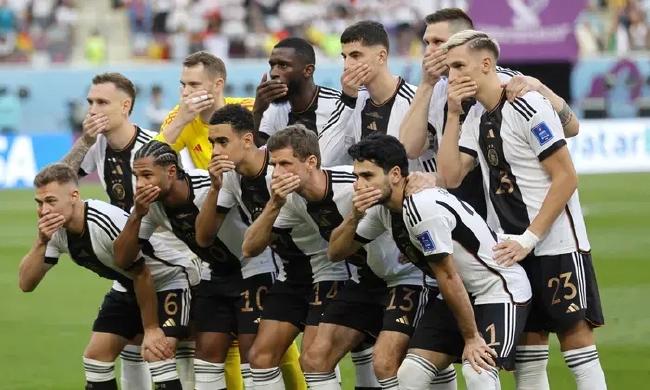 日本因何能掀翻德国？看看浅野的精彩停球，再看国足停球就明白了