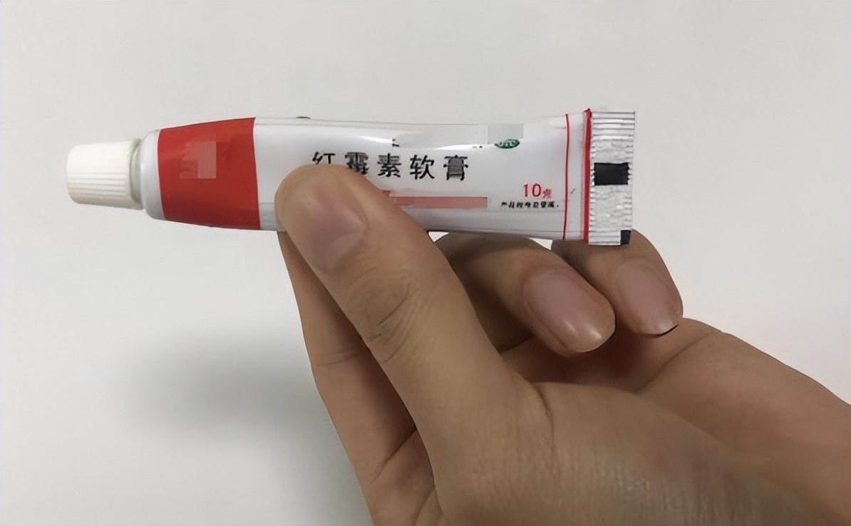 老人斑用红霉素软膏能消斑吗,红霉素软膏可以去除老年斑吗