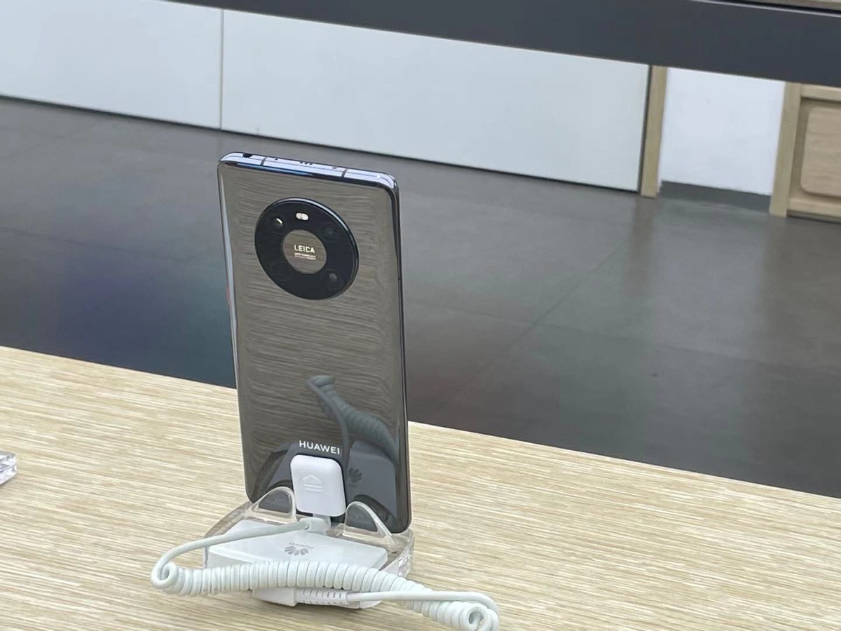 麒麟芯片加鸿蒙系统的两千元手机 (搭载麒麟9000的鸿蒙系统的手机)