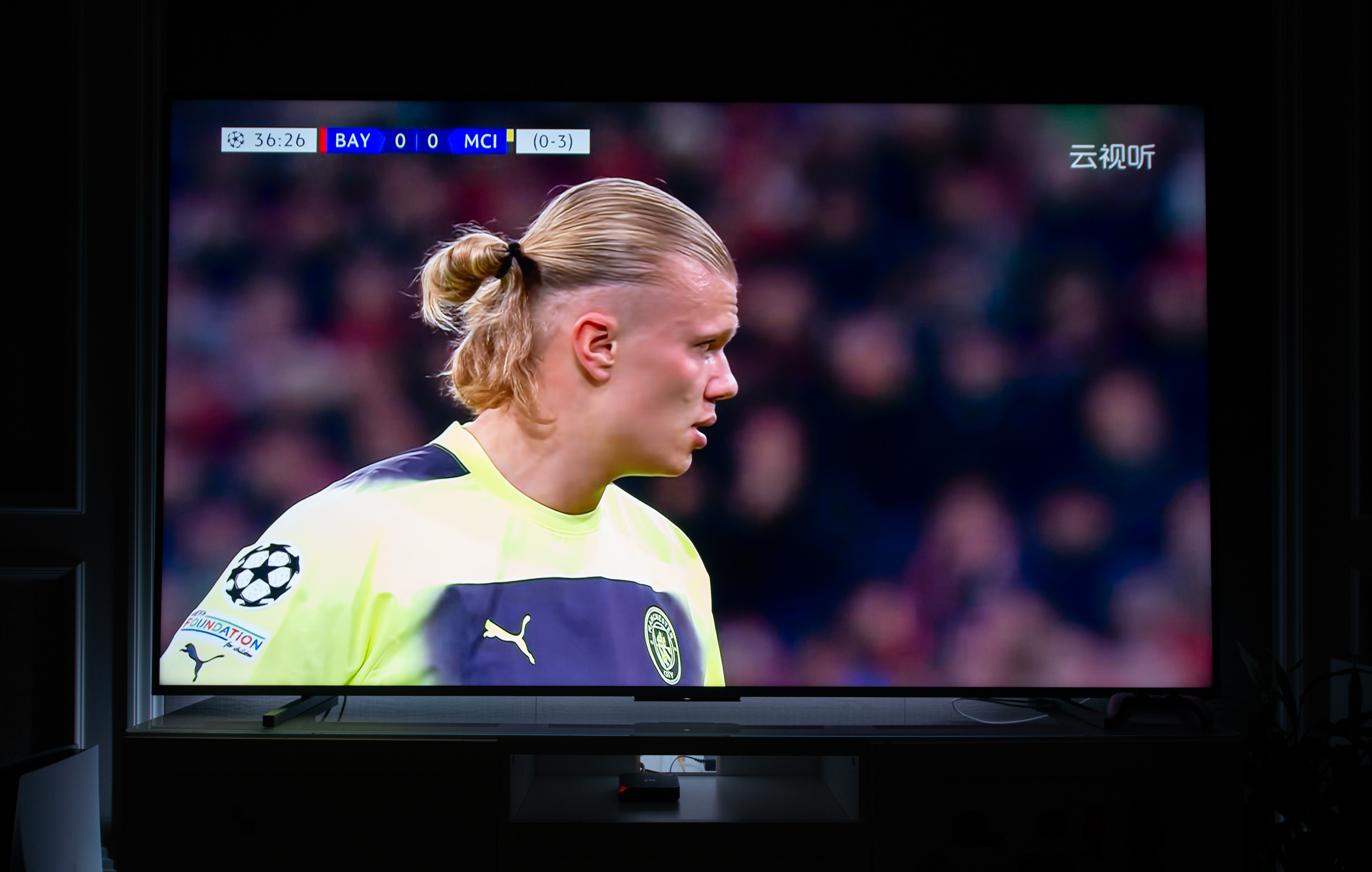 碎屏的电视机,家里电视碎屏了