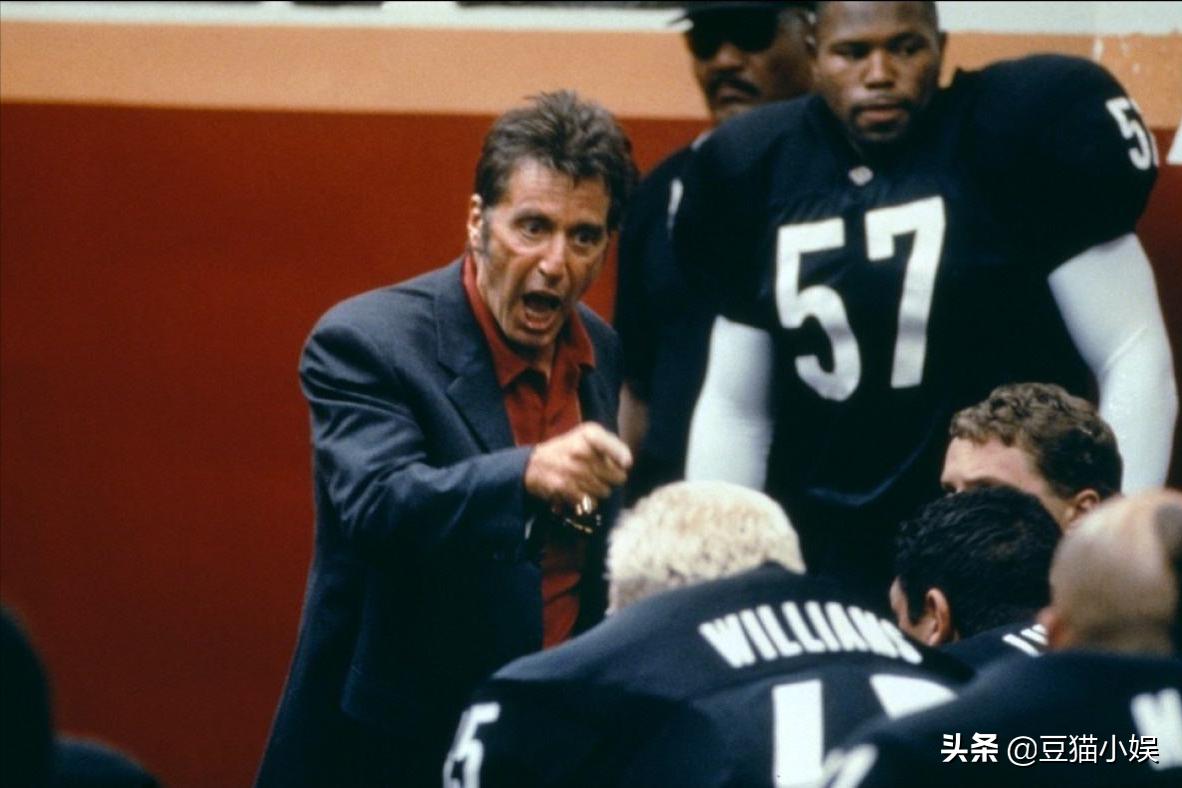 以教练为主题的《挑战星期天》，通过主角折射当地体育形势和矛盾