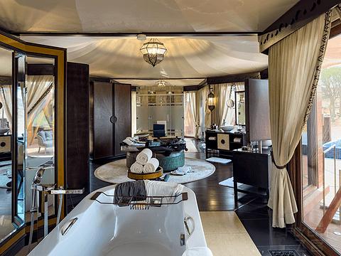 哈伊马角利兹卡尔顿,哈伊马角沙漠丽思卡尔顿酒店