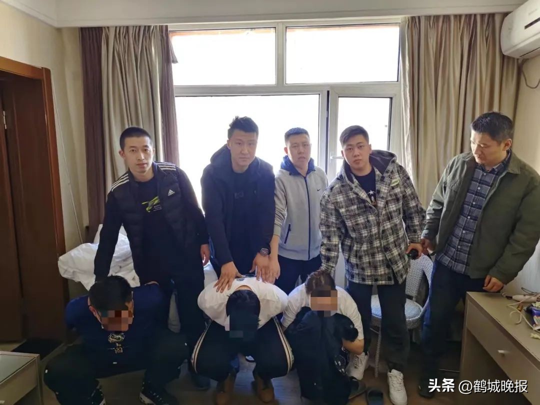 两男一女住一个房间，排查后鹤城警方震惊……