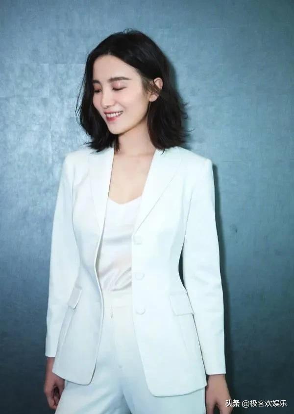 衣架子西装写真,男明星穿西装谁最好看