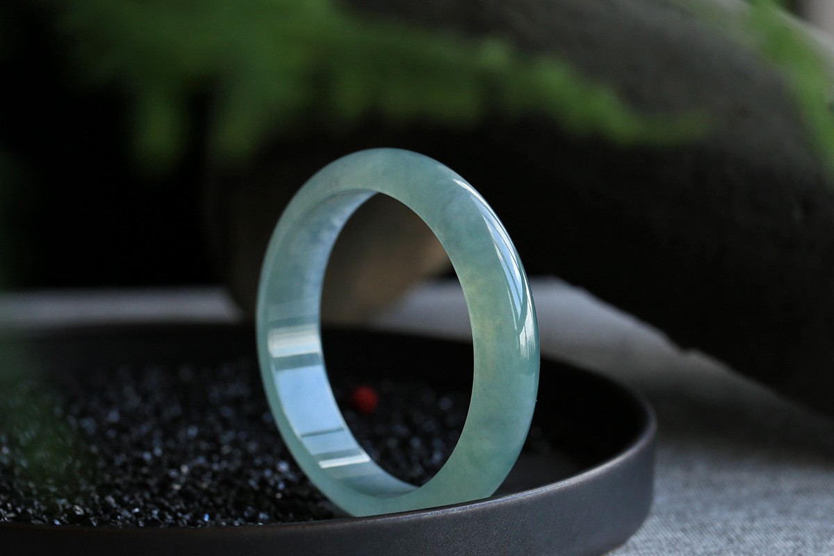 新手翠友定制翡翠该如何选料,翡翠1千万