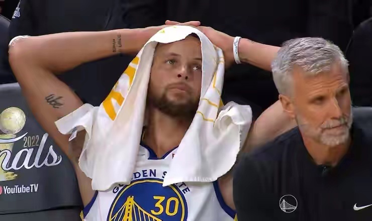 维金斯三分杜兰特,维金斯面对杜兰特压哨三分