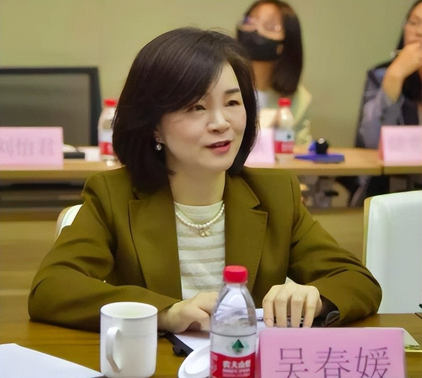 她，从护士到深圳女首富，手握8000项专利，苹果每年上缴100多亿