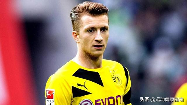 球场上奔跑的美好肉体，让女球迷疯狂的10大足球帅哥盘点，慎点哦