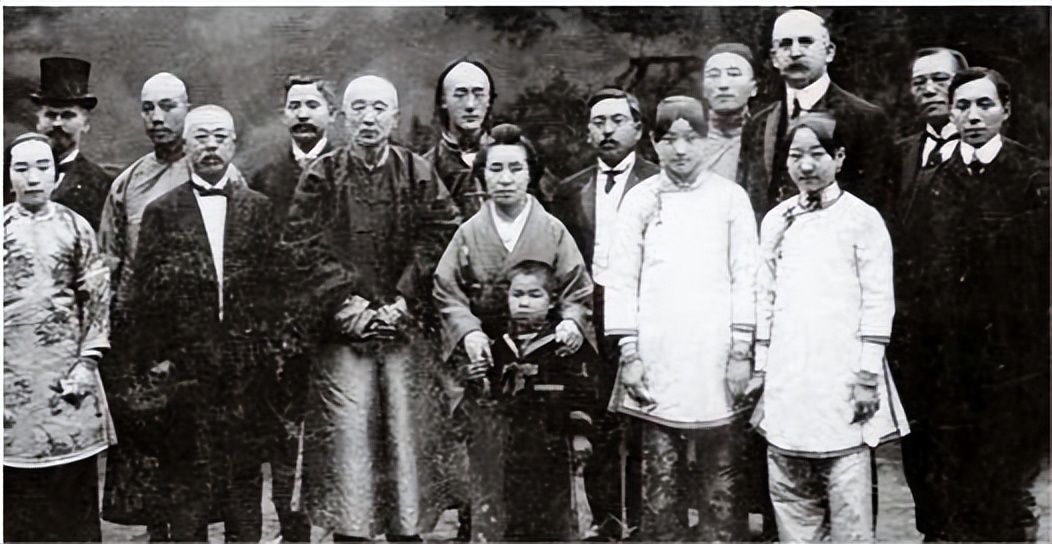 她*楼青**出身，一嫁首富子，二嫁孔家长子，无子女却晚年幸福，凭啥