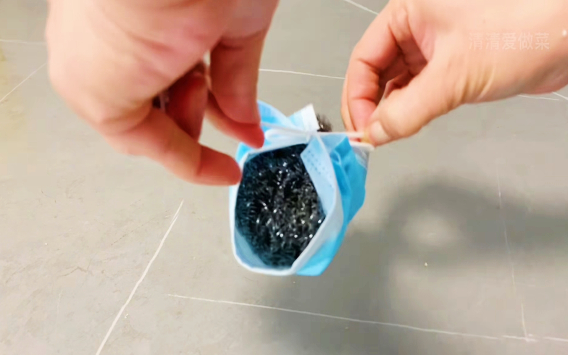 煤气灶太多油了该用什么清洗,煤气灶顽固油污