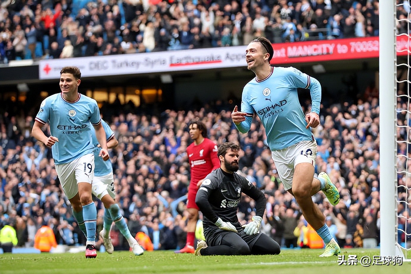 英超大战4-1!曼城致敬愚人节完胜利物浦,哈兰德缺阵格10成最佳