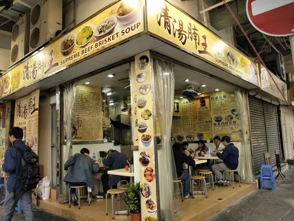 她18岁到香港做洗碗工，21岁创业，如今成为千万资产网红店老板