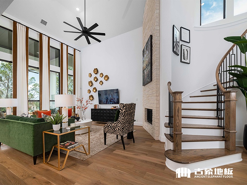 买纯实木地板一定买品牌吗,人字拼地板木纹山纹还是直纹好看