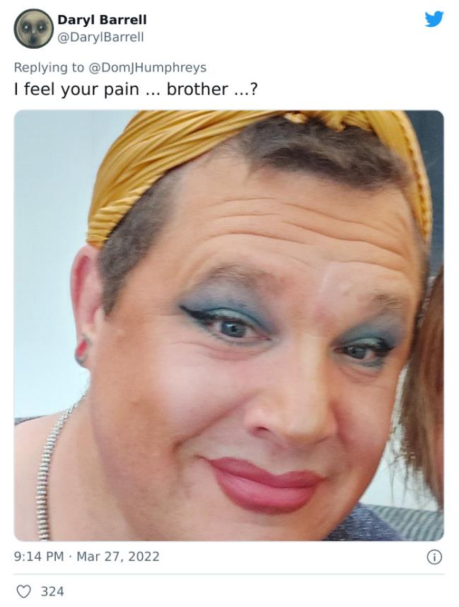 盘点女儿给爸爸的化妆技巧,外国女儿给老爸化妆