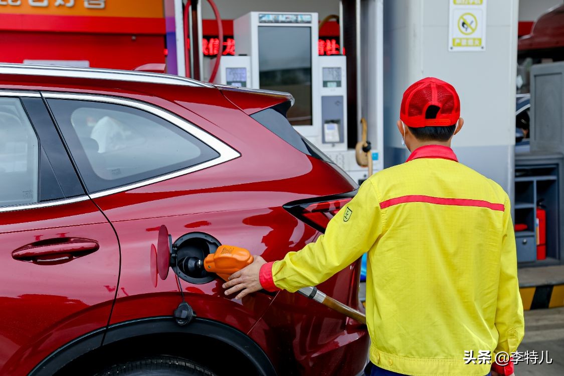 一箱油跑900km几乎做到零故障,第三代哈弗h6保养超了100公里